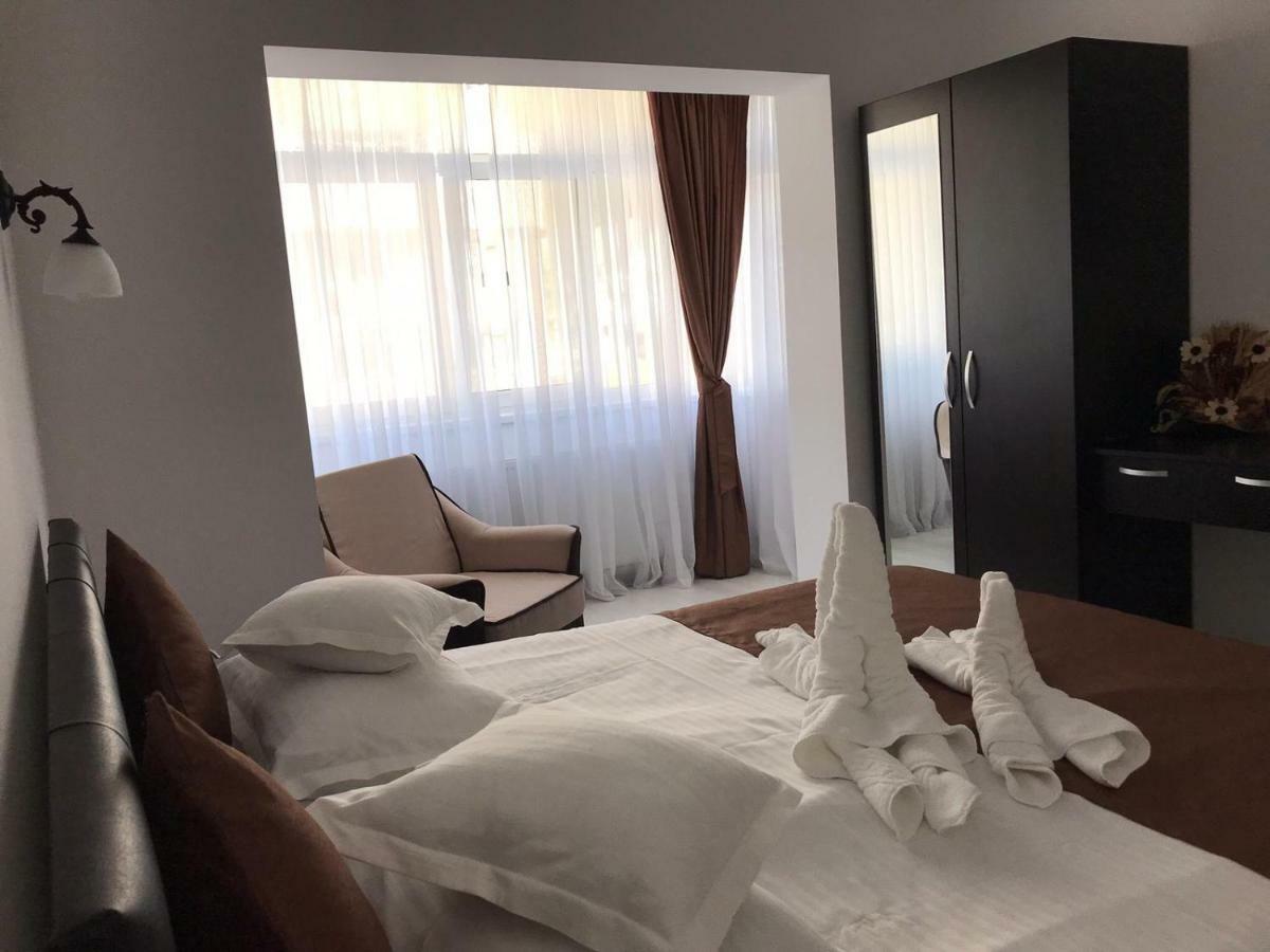 Apartament Mont Blanc Sinaia Esterno foto